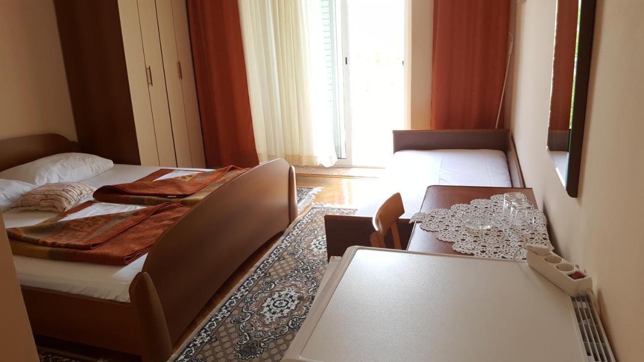 Bed and Breakfast Anka Bunic Rab Town Exterior foto