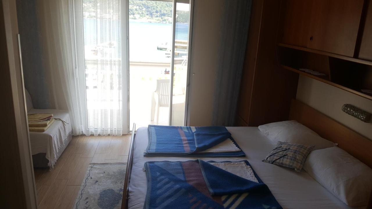Bed and Breakfast Anka Bunic Rab Town Exterior foto